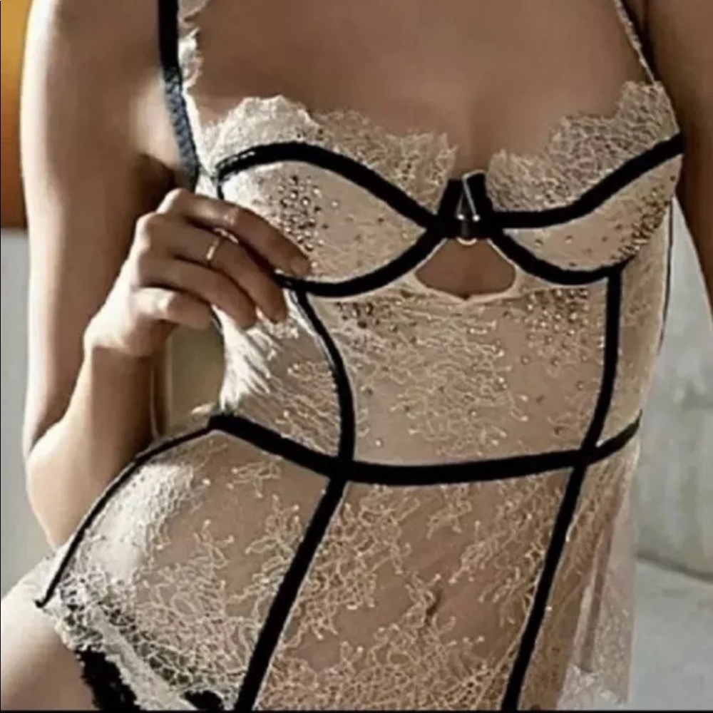 Victoria's Secret Lace Bustier in Black and Cream
